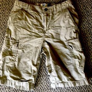 Boys Old Navy khaki cargo shorts.  Size 14